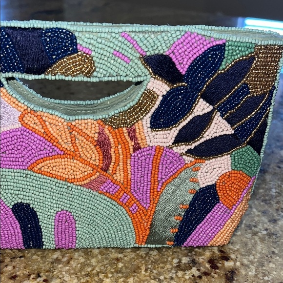 Antik Kraft | Beaded Clutch w/ Crossbody✨ - Picture 5 of 8